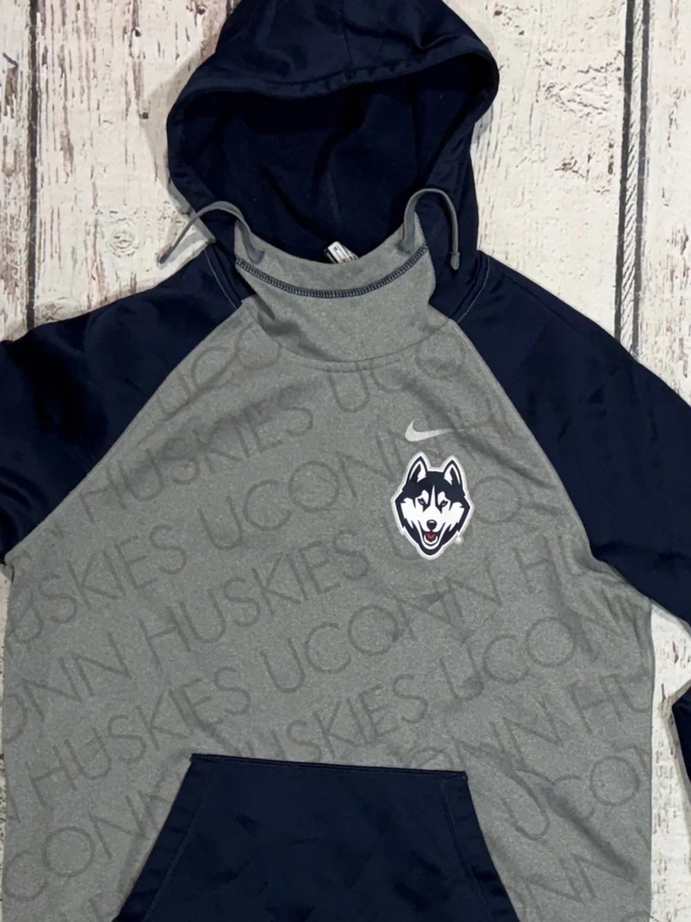 UCONN Huskies Connecticut Basketball Nike Therma - Fit Women's Sweatshirt